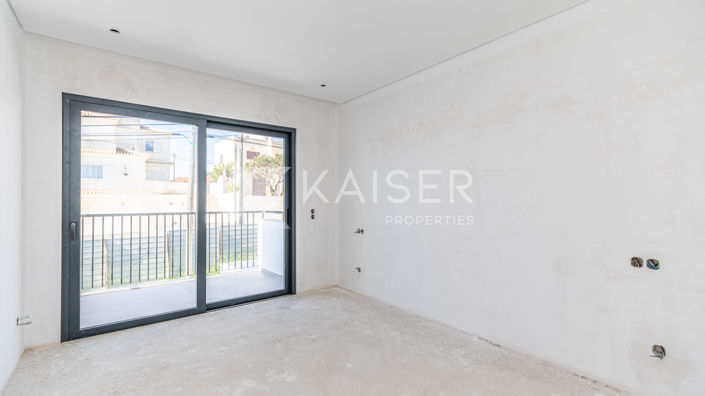 Image No.17-3 Bed Townhouse for sale