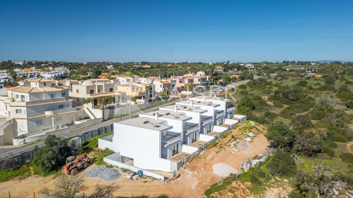 Image No.23-3 Bed Townhouse for sale