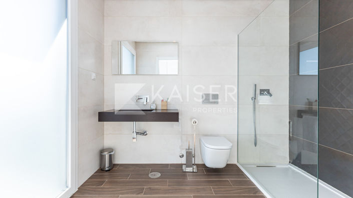 Image No.20-5 Bed Villa for sale