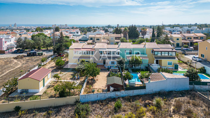 Image No.25-3 Bed Townhouse for sale