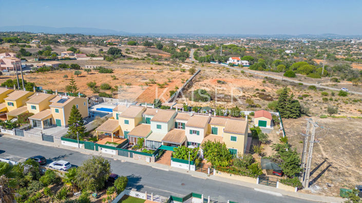 Image No.26-3 Bed Townhouse for sale