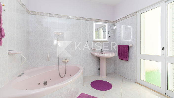 Image No.17-2 Bed Villa for sale