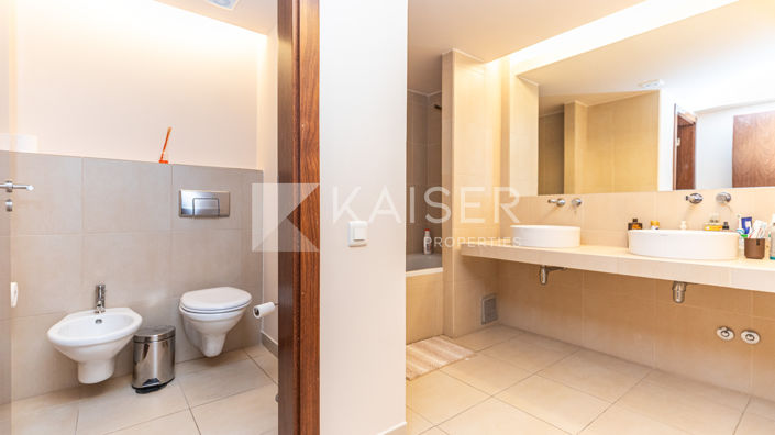 Image No.14-3 Bed Townhouse for sale