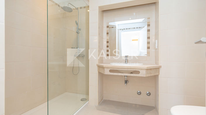 Image No.19-3 Bed Townhouse for sale