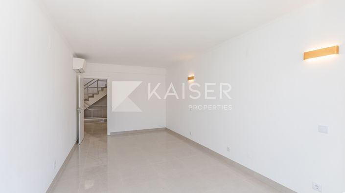 Image No.21-3 Bed Townhouse for sale