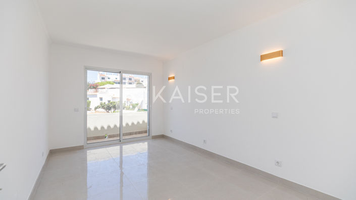 Image No.22-3 Bed Townhouse for sale