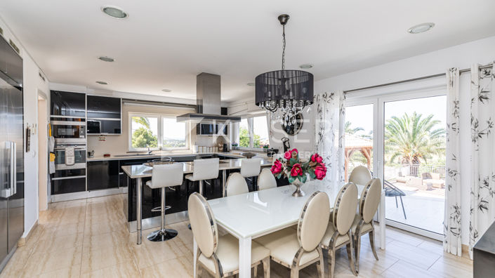 Image No.10-6 Bed Villa for sale