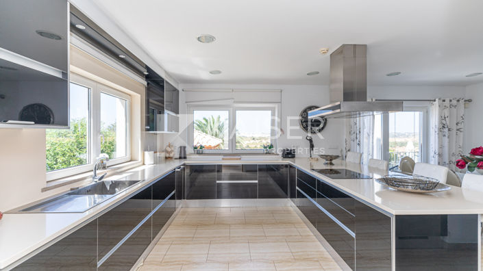 Image No.8-6 Bed Villa for sale