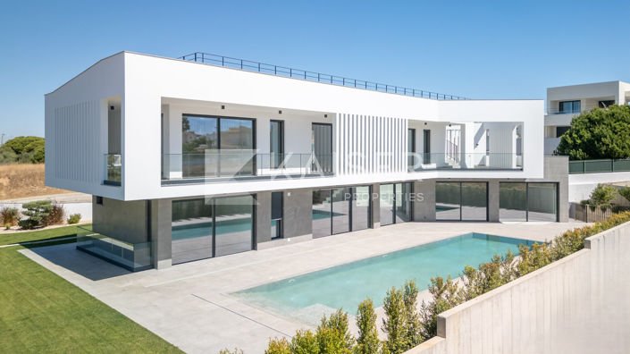 Image No.1-4 Bed Villa for sale