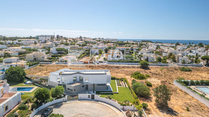 Image No.32-4 Bed Villa for sale