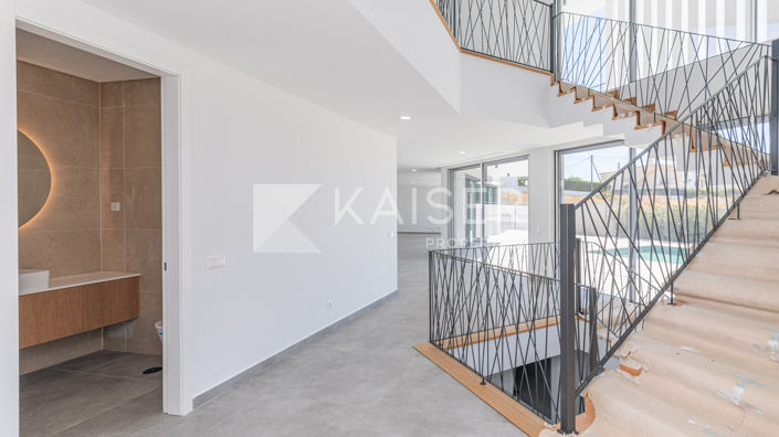 Image No.9-4 Bed Villa for sale