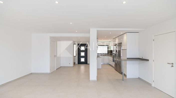 Image No.10-5 Bed Villa for sale