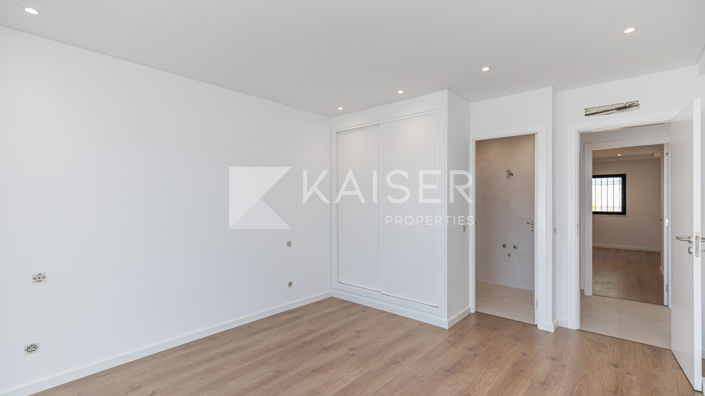 Image No.16-5 Bed Villa for sale