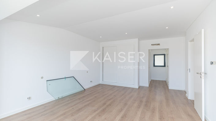 Image No.21-5 Bed Villa for sale