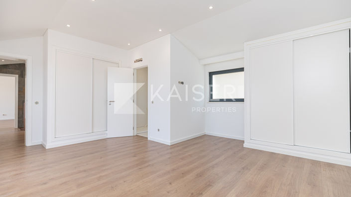 Image No.25-5 Bed Villa for sale