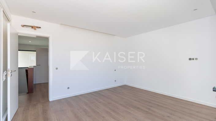 Image No.28-5 Bed Villa for sale