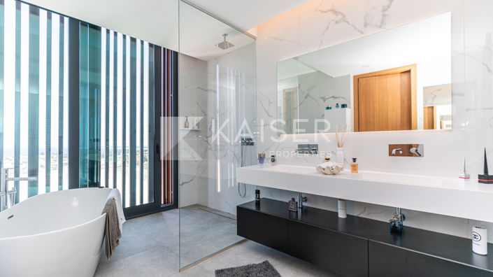 Image No.15-4 Bed Villa for sale