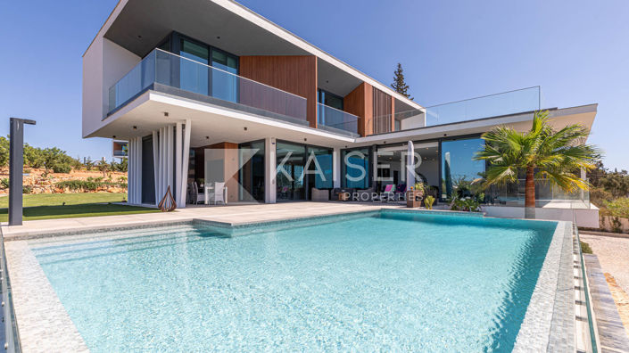 Image No.2-4 Bed Villa for sale