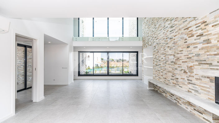 Image No.15-3 Bed Villa for sale