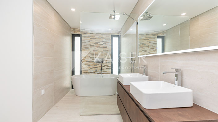 Image No.19-3 Bed Villa for sale