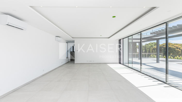 Image No.10-4 Bed Villa for sale