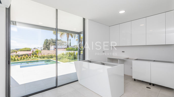 Image No.13-4 Bed Villa for sale