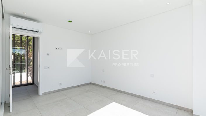 Image No.24-4 Bed Villa for sale