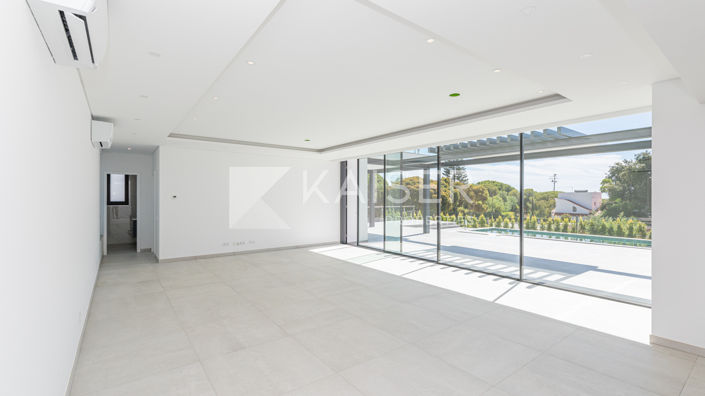 Image No.4-4 Bed Villa for sale