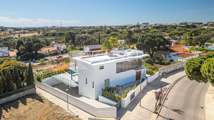 Image No.7-4 Bed Villa for sale