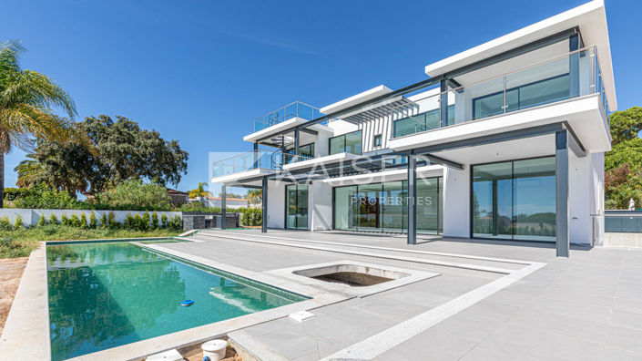 Image No.9-4 Bed Villa for sale