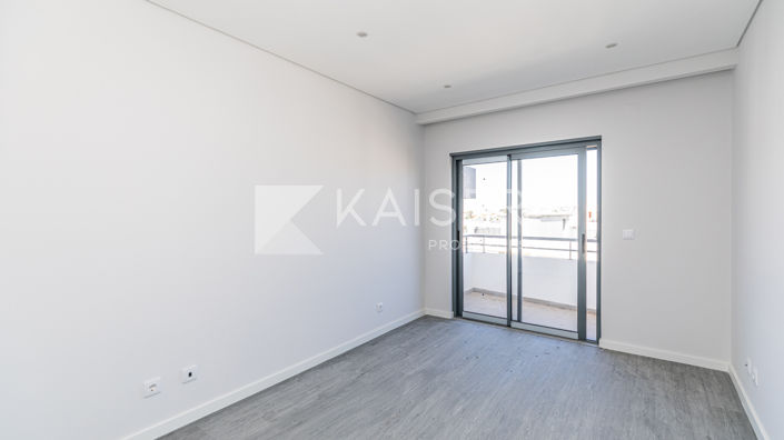 Image No.13-3 Bed Apartment for sale