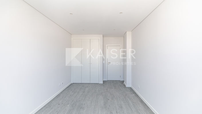 Image No.17-3 Bed Apartment for sale