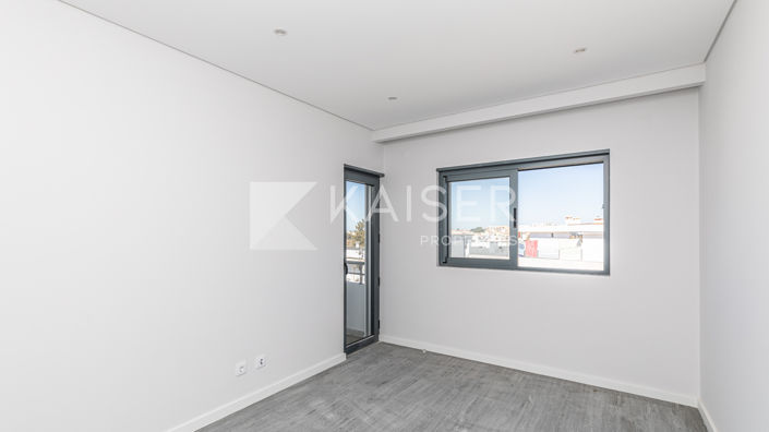 Image No.19-3 Bed Apartment for sale