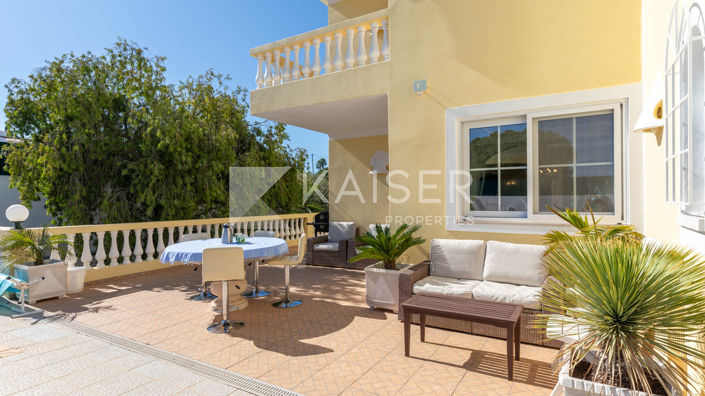 Image No.10-8 Bed Villa for sale