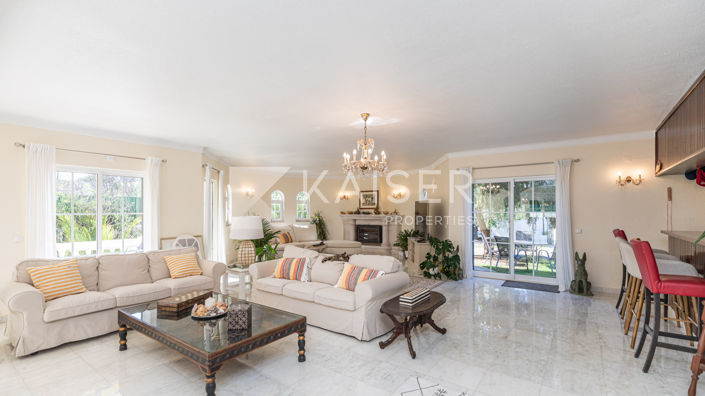 Image No.11-8 Bed Villa for sale