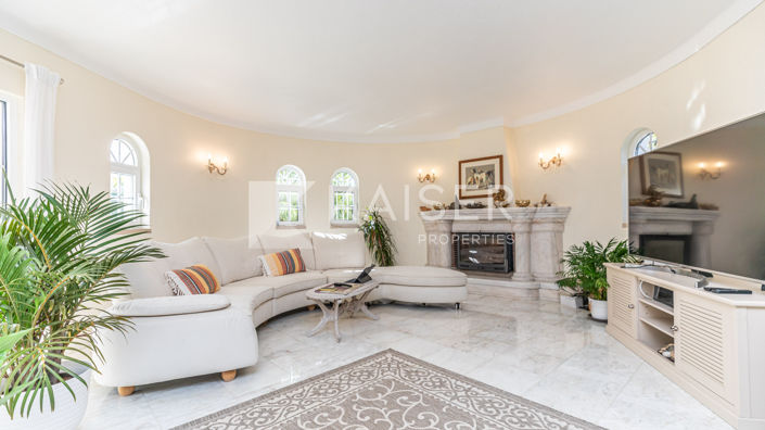 Image No.13-8 Bed Villa for sale