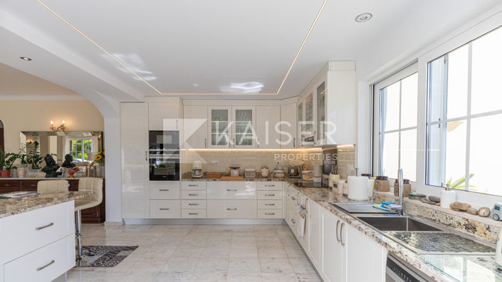 Image No.14-8 Bed Villa for sale