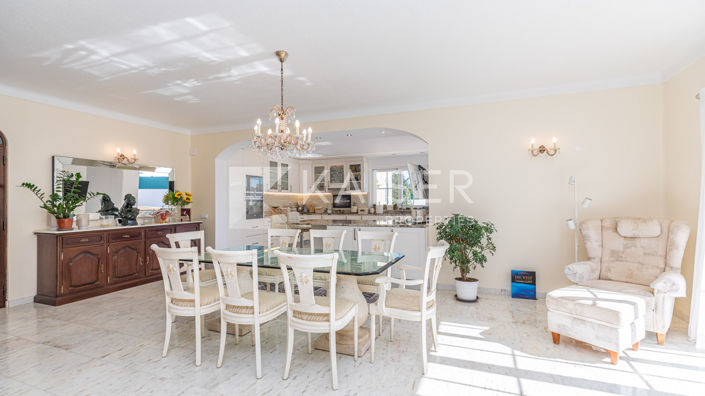 Image No.15-8 Bed Villa for sale