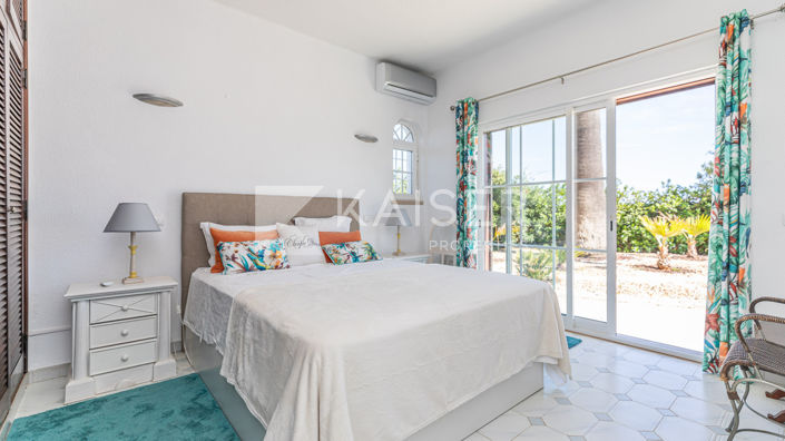 Image No.16-8 Bed Villa for sale