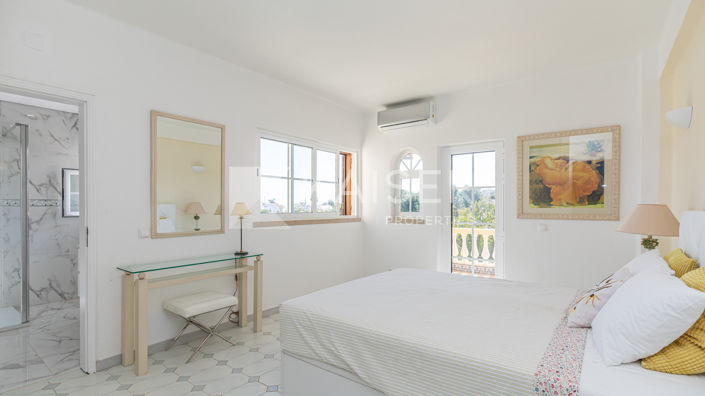 Image No.24-8 Bed Villa for sale