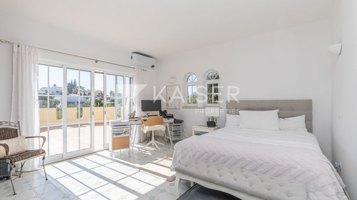 Image No.28-8 Bed Villa for sale