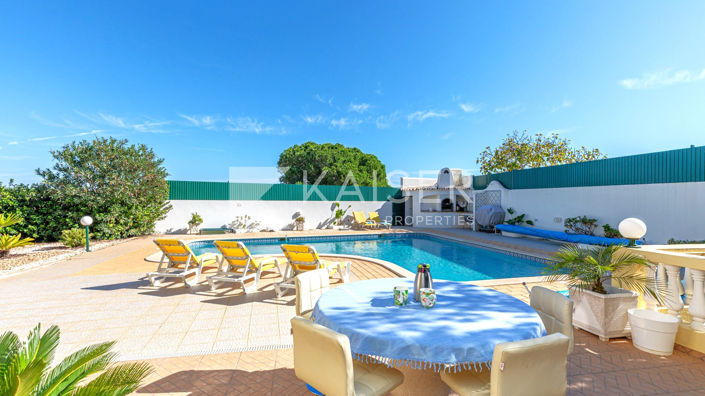 Image No.3-8 Bed Villa for sale