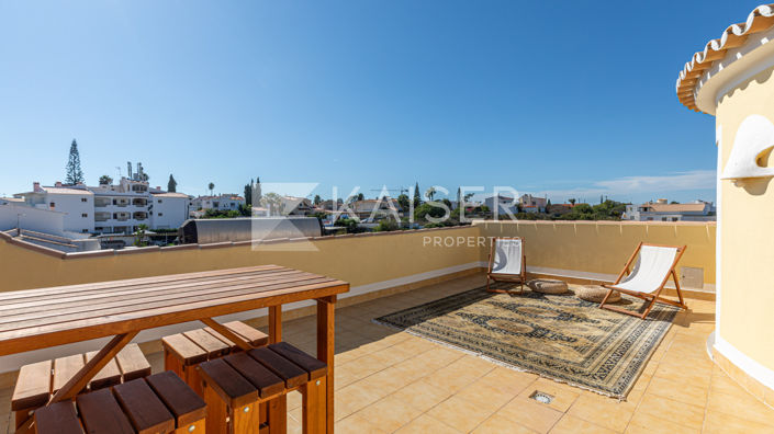 Image No.32-8 Bed Villa for sale