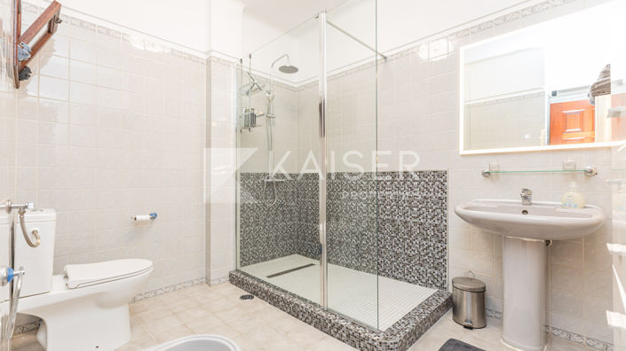 Image No.42-8 Bed Villa for sale