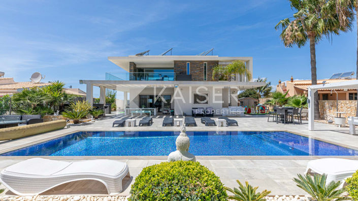 Image No.1-4 Bed Villa for sale
