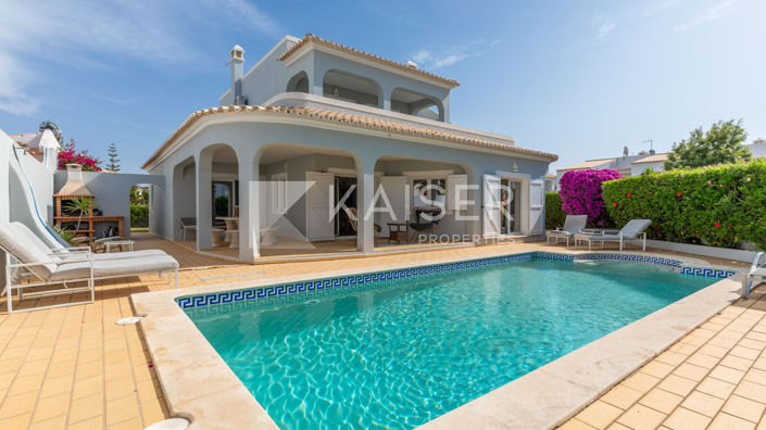 Image No.1-4 Bed Villa for sale