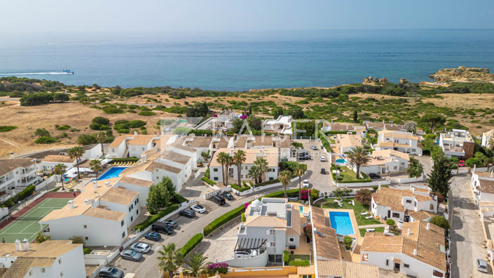 Image No.3-4 Bed Villa for sale