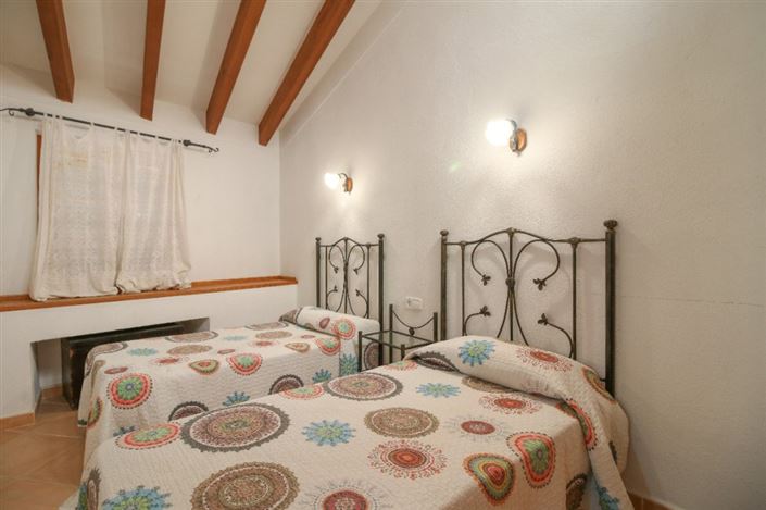 Image No.13-4 Bed Townhouse for sale