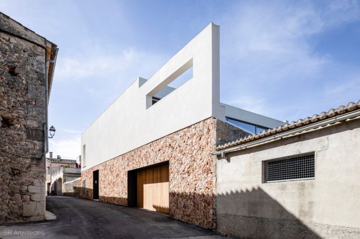 Image No.20-4 Bed Townhouse for sale