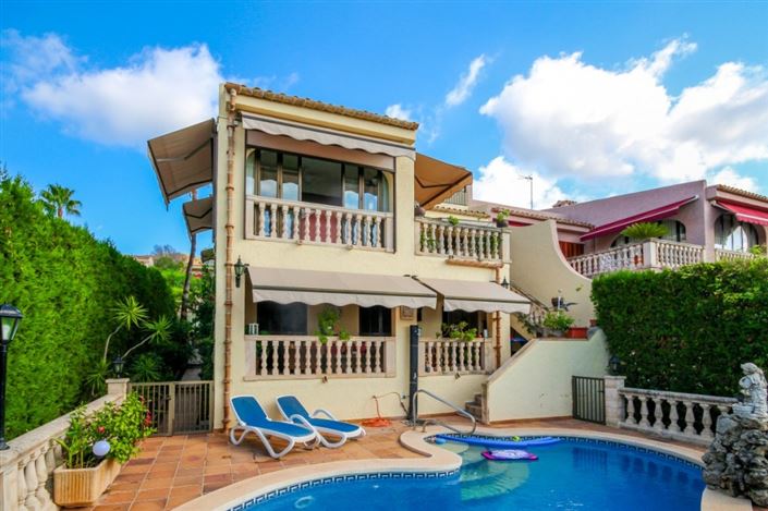 Image No.2-5 Bed Chalet for sale